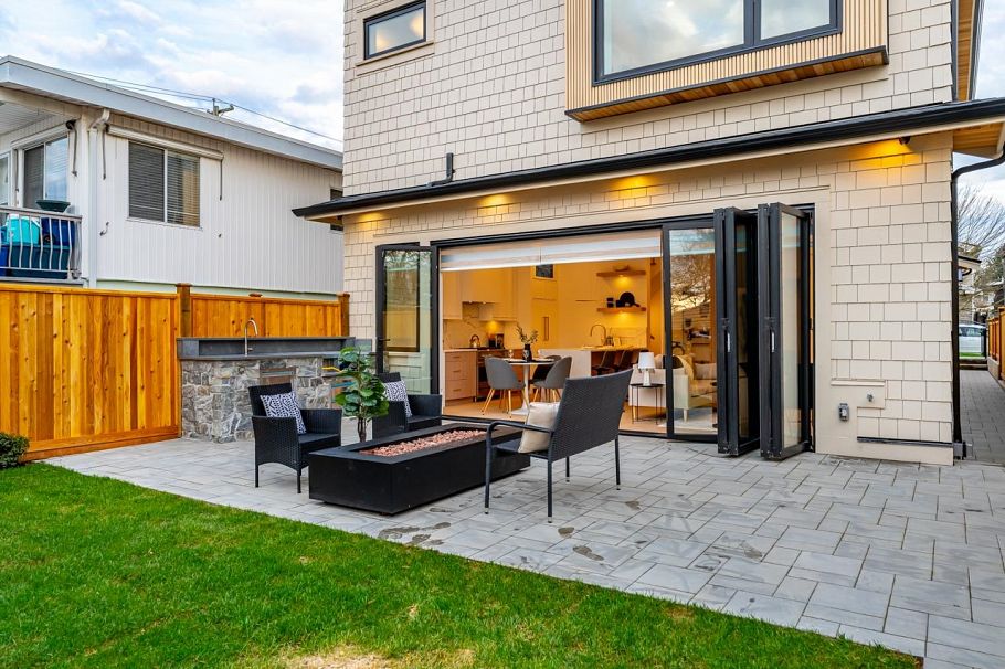 2 5355 Inverness Street Vancouver, BC - 3