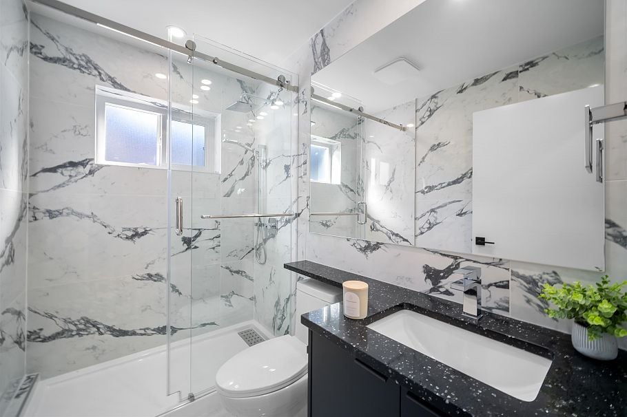 2 3576 E Pender Street Vancouver, BC - 6