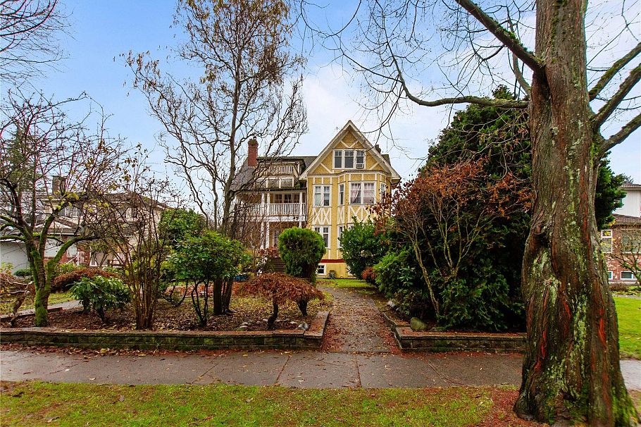 2770 Cambridge Street Vancouver, BC - 2