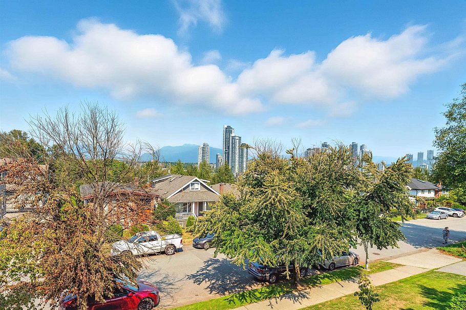 8 2375 W Broadway Street Vancouver, BC - 1