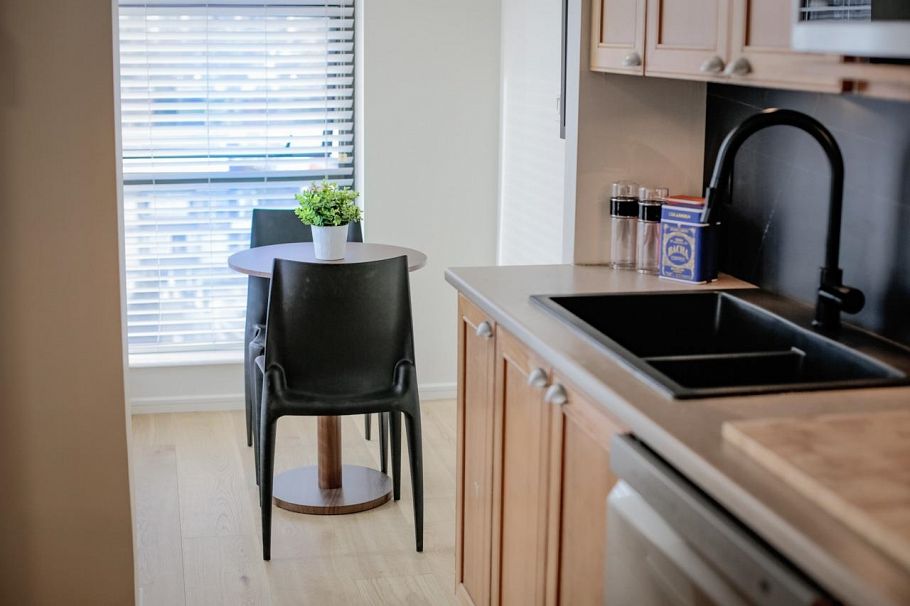 1001 1723 Alberni Street Vancouver, BC - 10