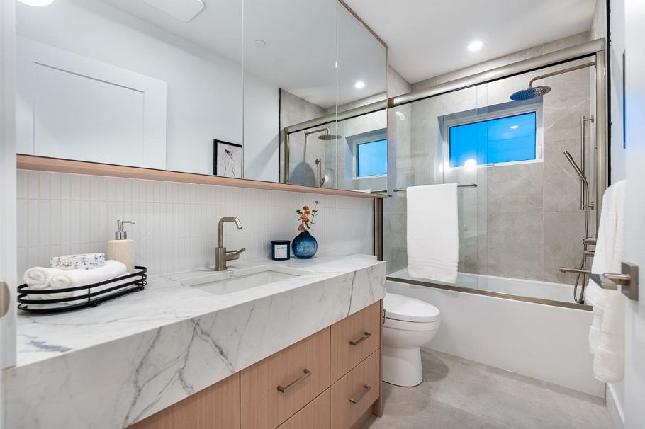 2 5355 Inverness Street Vancouver, BC - 8