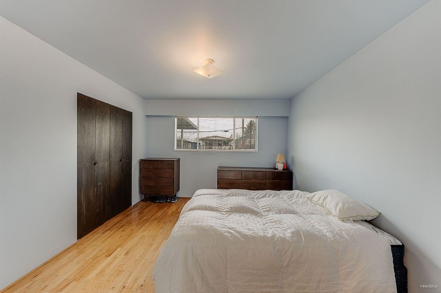 1961 E 50th Avenue Vancouver, BC - 18