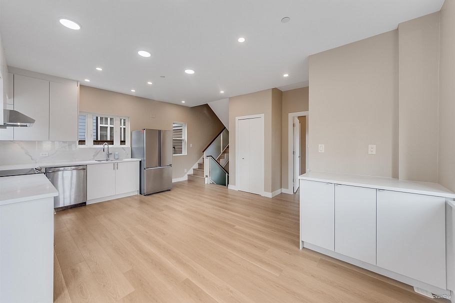 3249 Sophia Street Vancouver, BC - 4