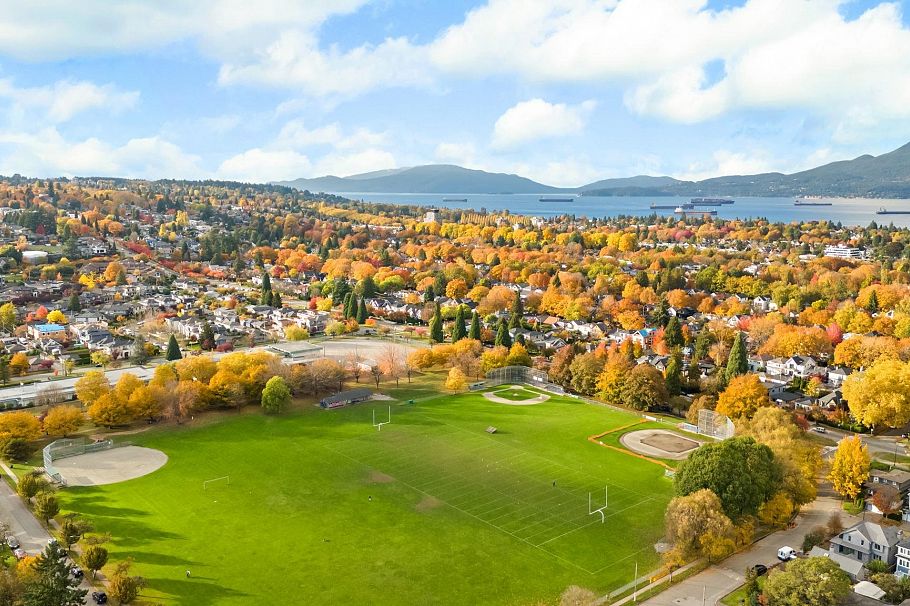 2815 W 19th Avenue Vancouver, BC - 38