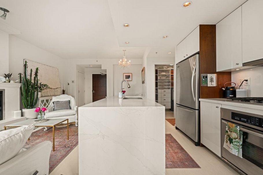 601 1005 Beach Avenue Vancouver, BC - 13