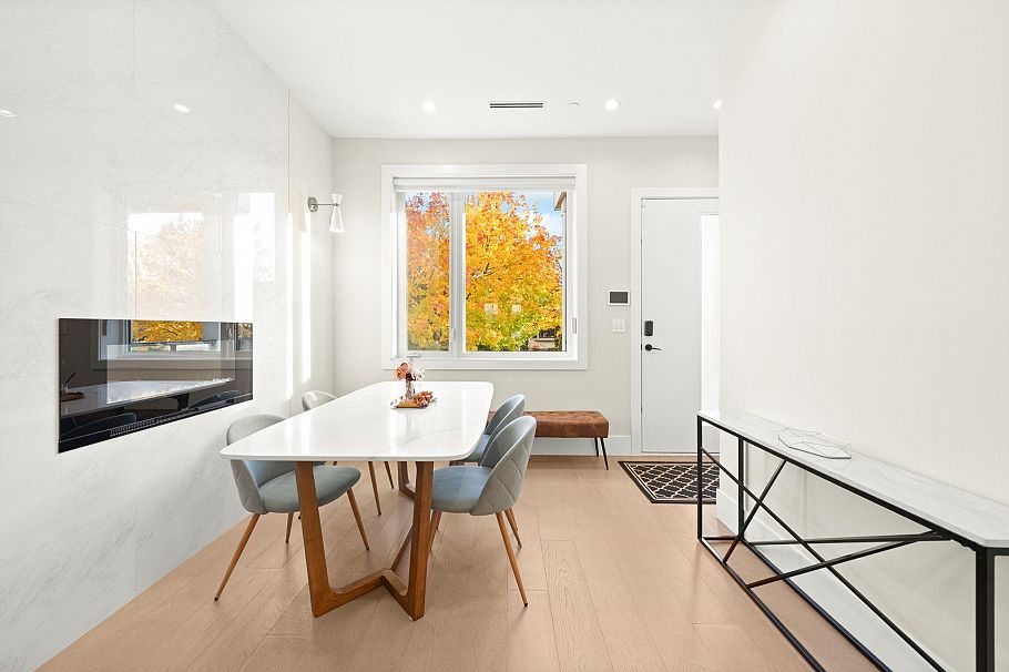 2815 W 19th Avenue Vancouver, BC - 9