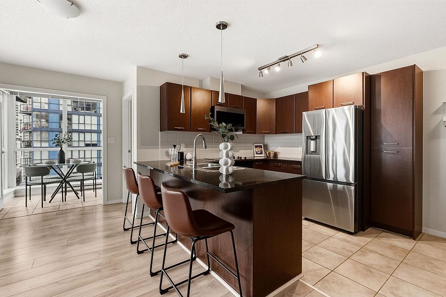 906 1155 Seymour Street Vancouver, BC - 2