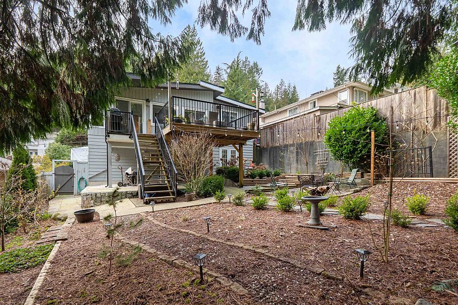 3642 Sykes Road North Vancouver, BC - 34