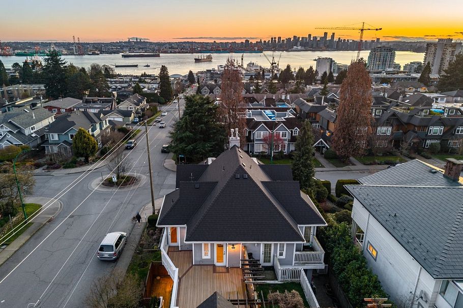 280 E 5th Street North Vancouver, BC - 3