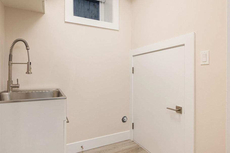 1 58 E 39th Avenue Vancouver, BC - 26