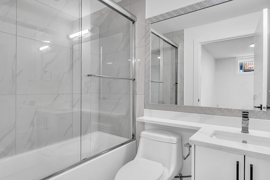 2666 E 6th Avenue Vancouver, BC - 36