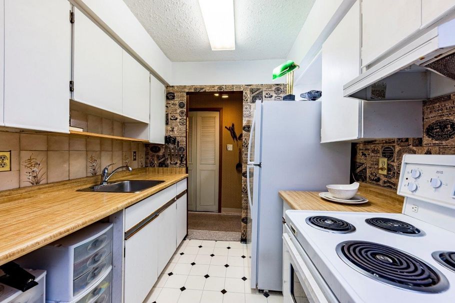 302 250 W 1st Street North Vancouver, BC - 10