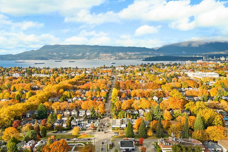 2815 W 19th Avenue Vancouver, BC - 36