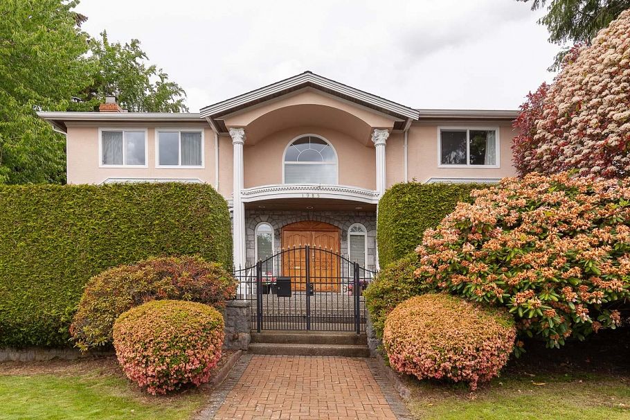 1989 W 52nd Avenue Vancouver, BC - 2