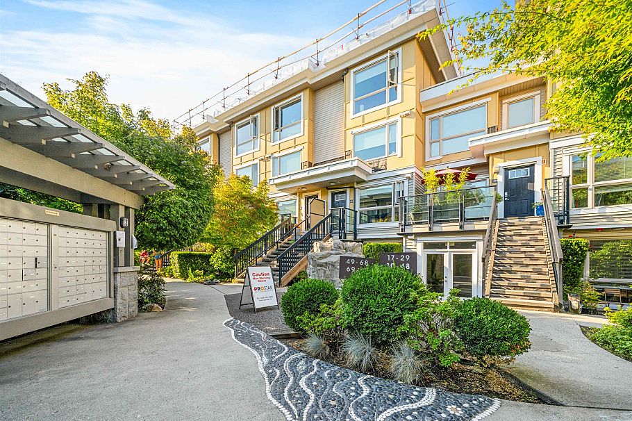 78 728 W 14th Street North Vancouver, BC - 24