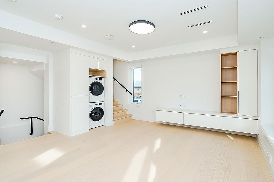 1505 Renfrew Street Vancouver, BC - 12