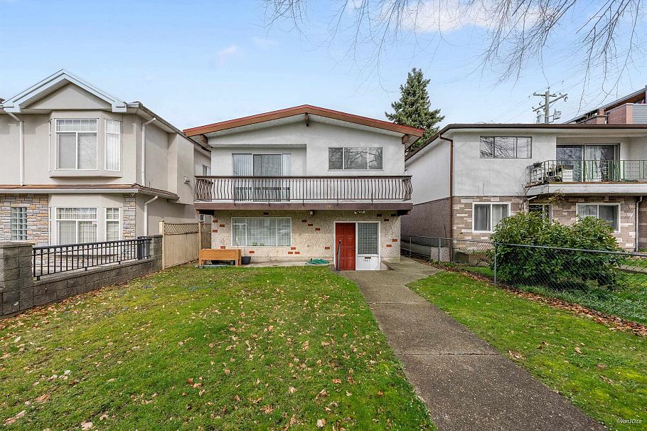 1961 E 50th Avenue Vancouver, BC - 31