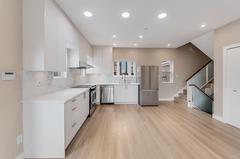 3249 Sophia Street Vancouver, BC - 2