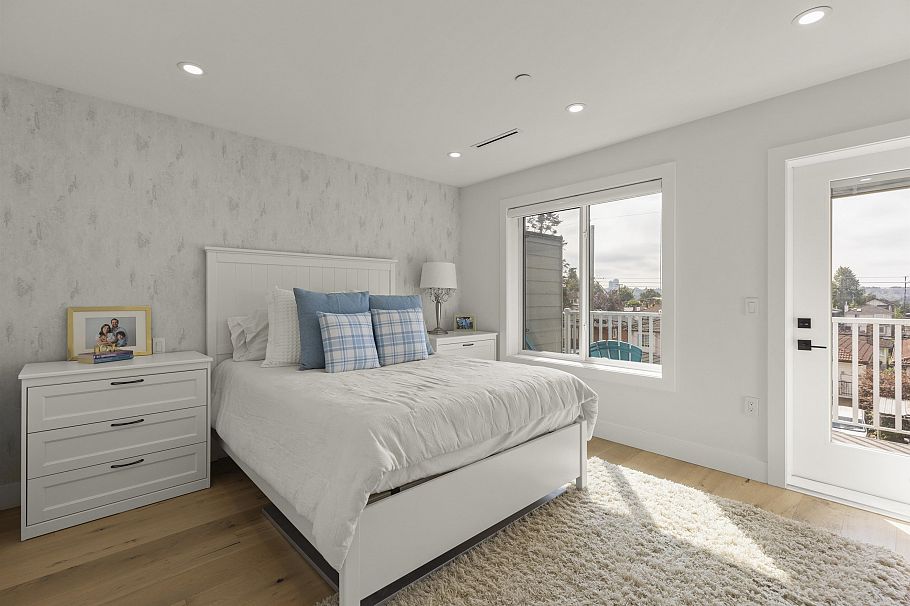 2666 E 6th Avenue Vancouver, BC - 19