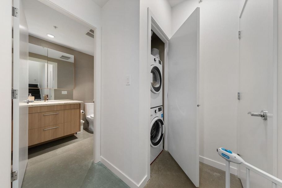 128 W 1st Avenue Vancouver, BC - 13