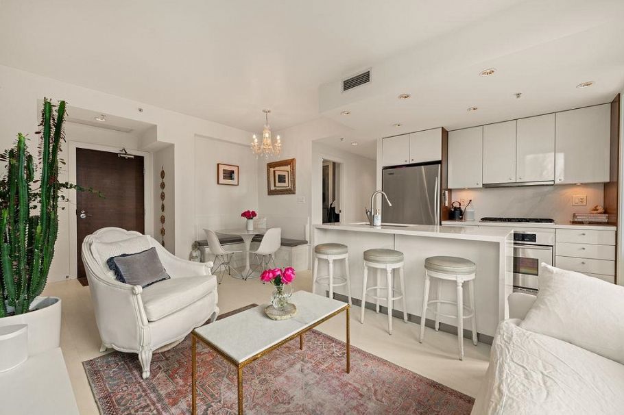 601 1005 Beach Avenue Vancouver, BC - 3