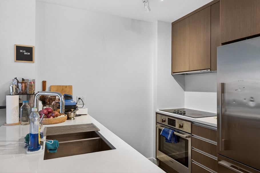 606 1009 Harwood Street Vancouver, BC - 3