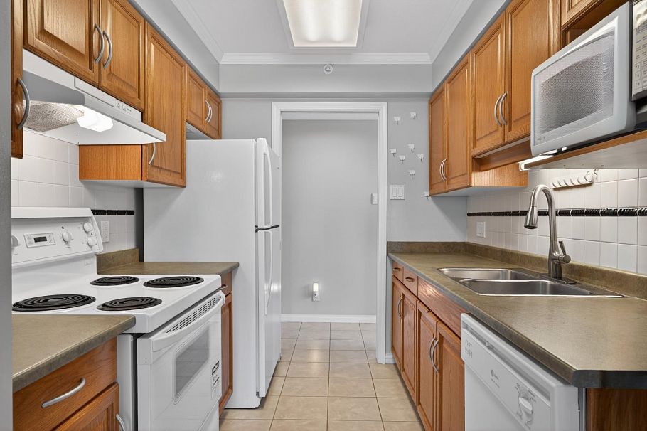 1003 1111 Haro Street Vancouver, BC - 10