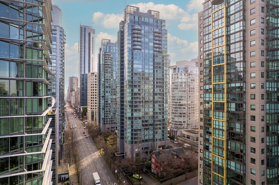 2106 1288 W Georgia Street Vancouver, BC - 2