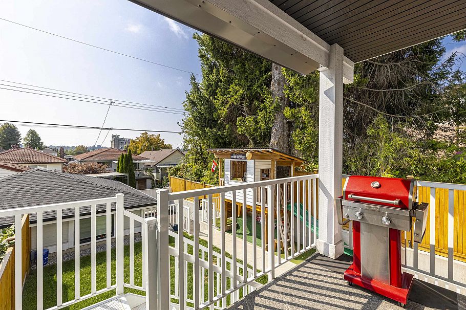 2666 E 6th Avenue Vancouver, BC - 15