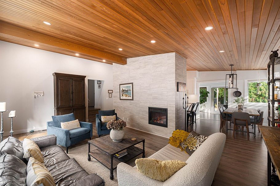 3642 Sykes Road North Vancouver, BC - 2