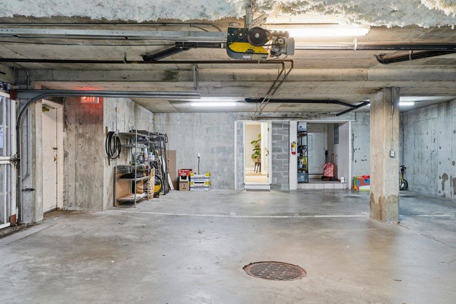 280 E 5th Street North Vancouver, BC - 39