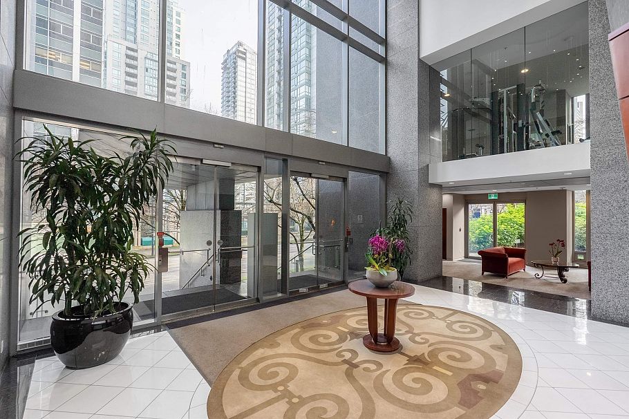 2106 1288 W Georgia Street Vancouver, BC - 23