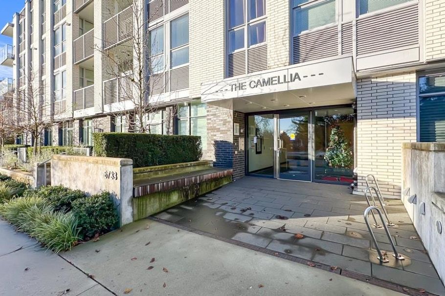 302 6733 Cambie Street Vancouver, BC - 3