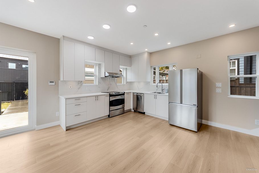 3249 Sophia Street Vancouver, BC - 3