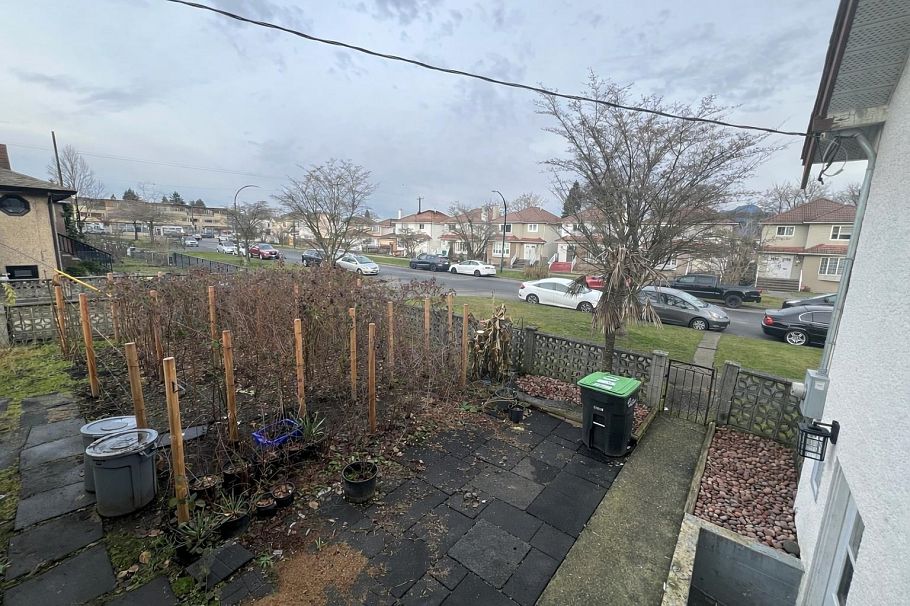 1311 Kamloops Street Vancouver, BC - 27