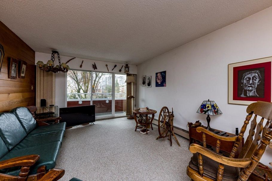 302 250 W 1st Street North Vancouver, BC - 1