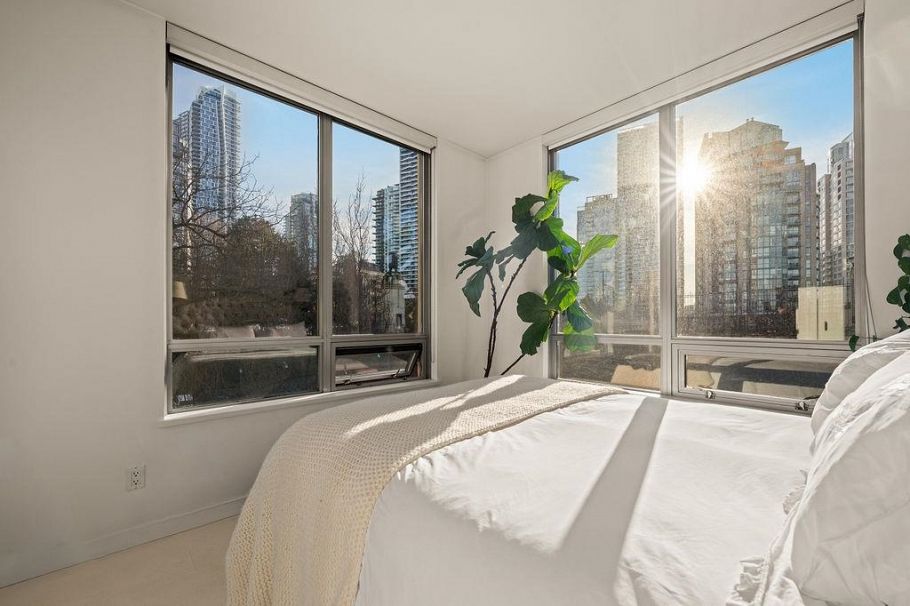 601 1005 Beach Avenue Vancouver, BC - 23