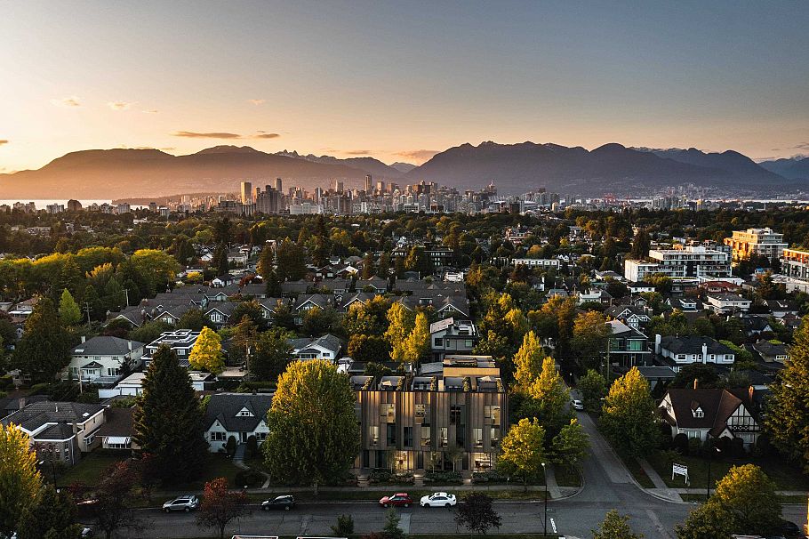 609 W 28th Avenue Vancouver, BC - 1