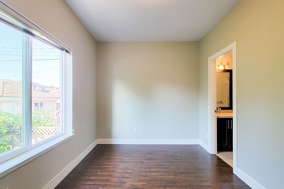 3096 E 26th Avenue Vancouver, BC - 17