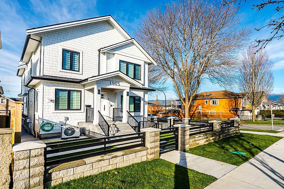 1505 Renfrew Street Vancouver, BC - 1