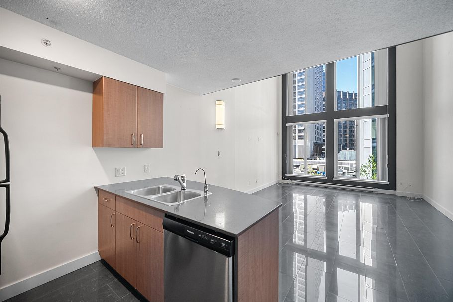 606 610 Granville Street Vancouver, BC - 2