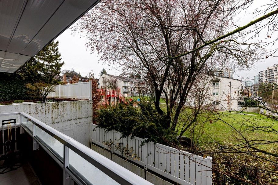 302 250 W 1st Street North Vancouver, BC - 18