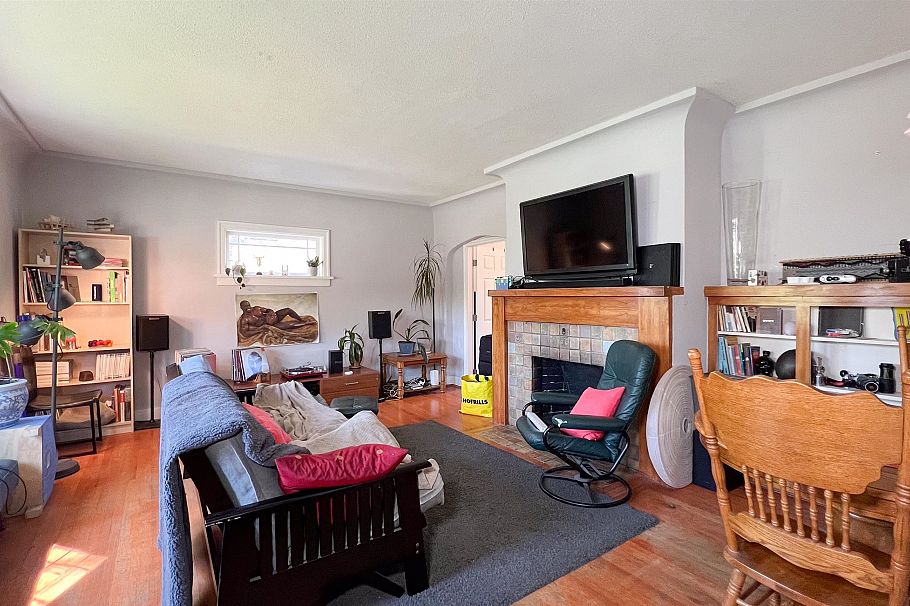 3088 Discovery Street Vancouver, BC - 4