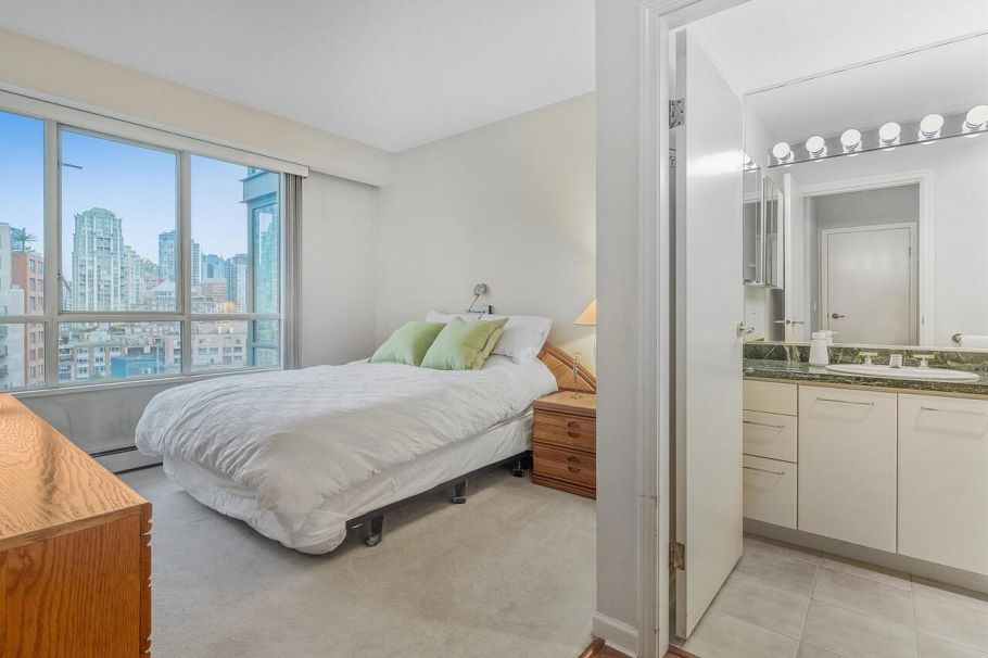 18C 139 Drake Street Vancouver, BC - 11