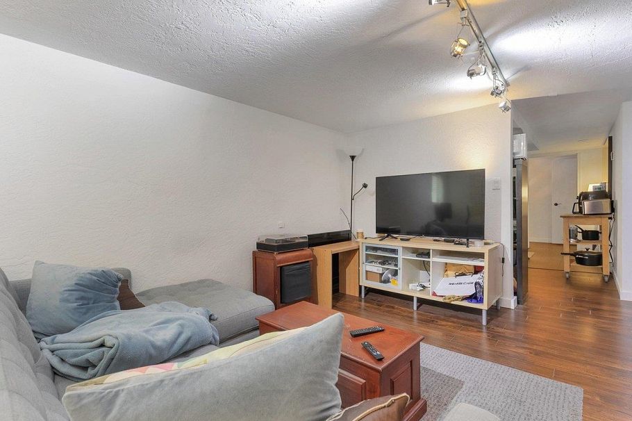 2903 W 42nd Avenue Vancouver, BC - 19