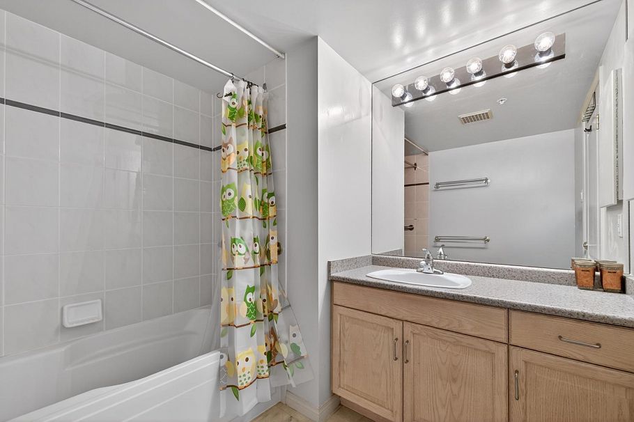 1003 1111 Haro Street Vancouver, BC - 18