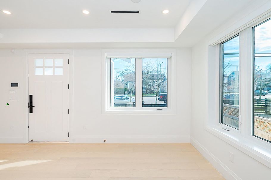 1505 Renfrew Street Vancouver, BC - 16