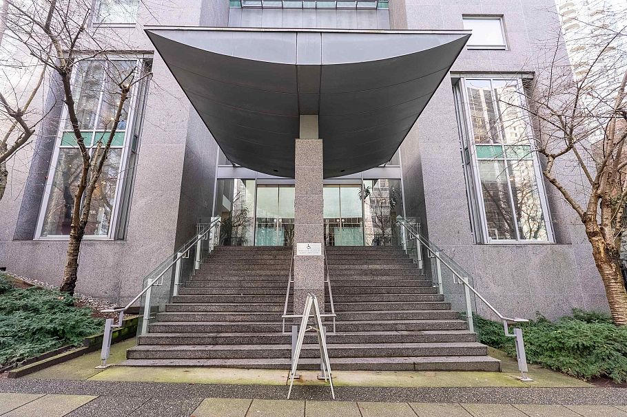 2106 1288 W Georgia Street Vancouver, BC - 4