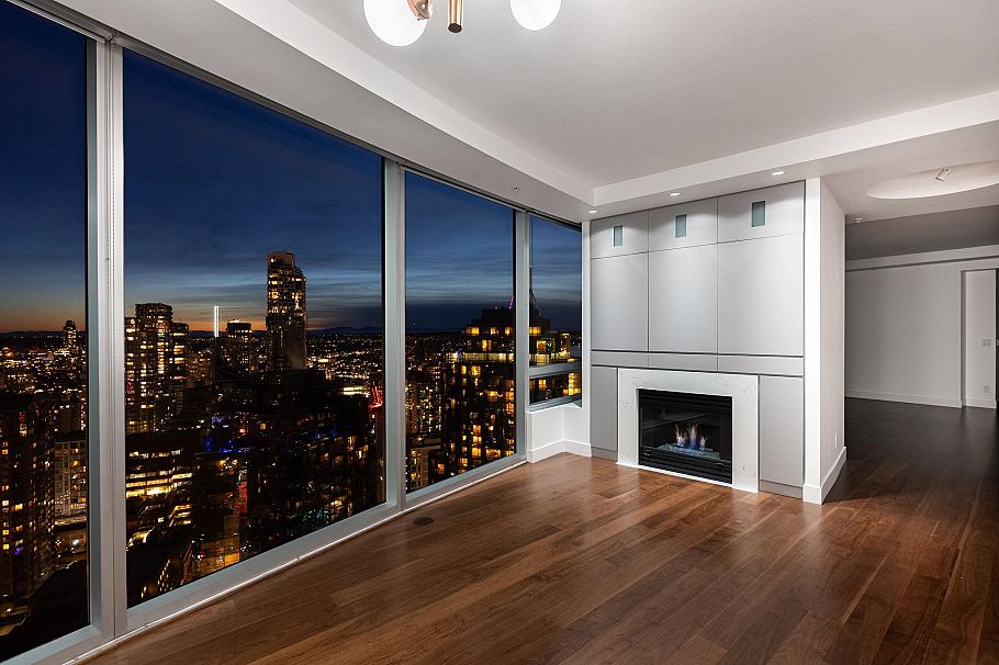 3404 938 Nelson Street Vancouver, BC - 2